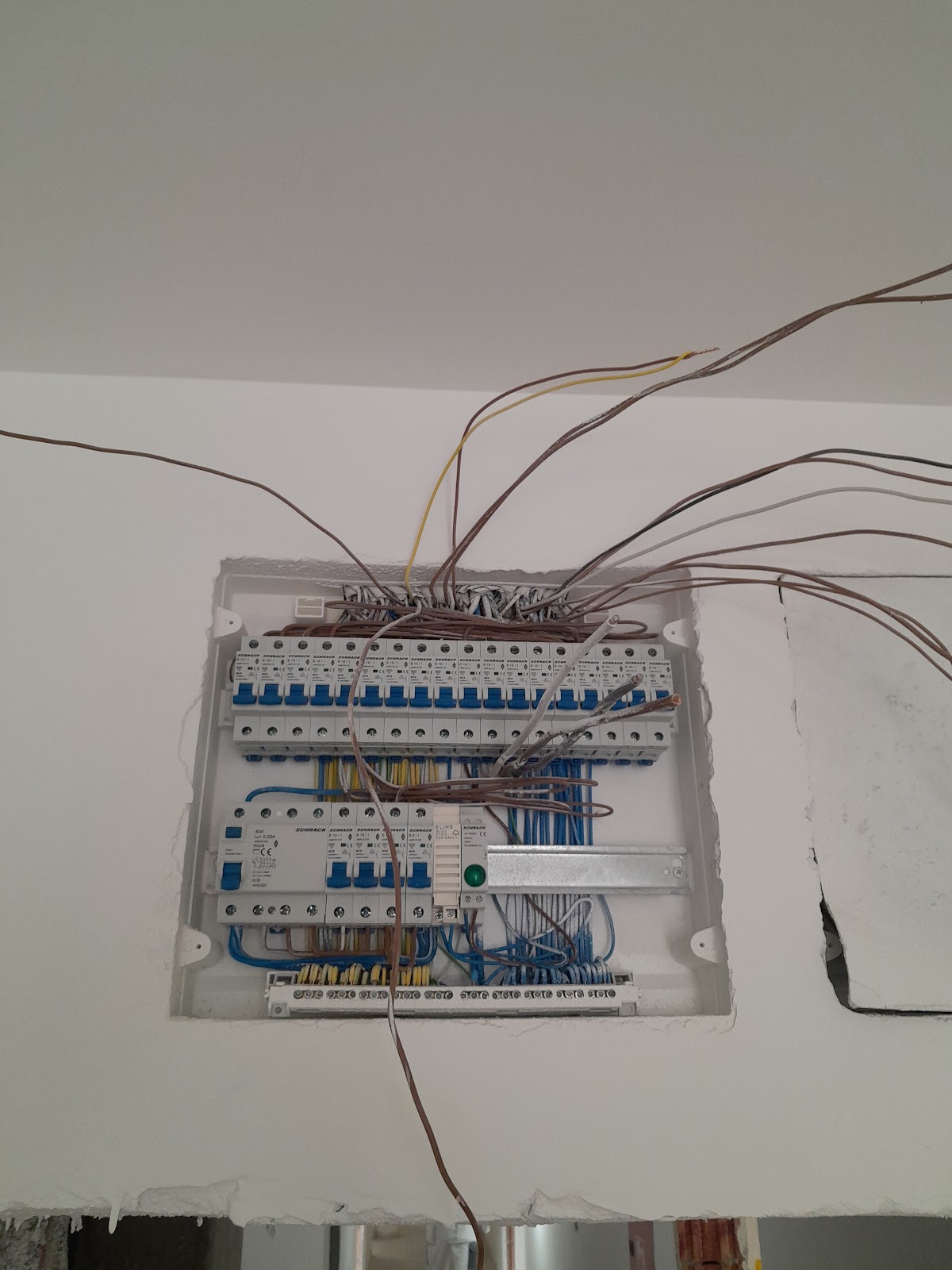 Milutin-Elektro Električar Novi Sad - Zanati u Novom Sadu